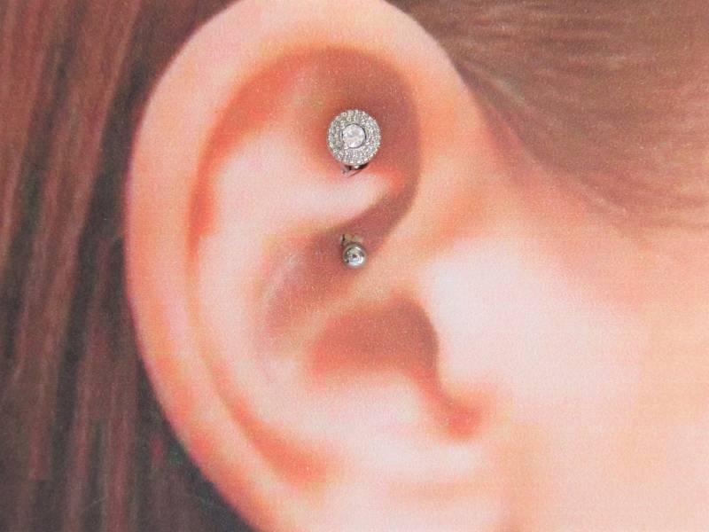 Turmalin Piercing Runde Cz Chirurgenstahl Curved Barbell..16G...8 Mm von XSBodyJewelry