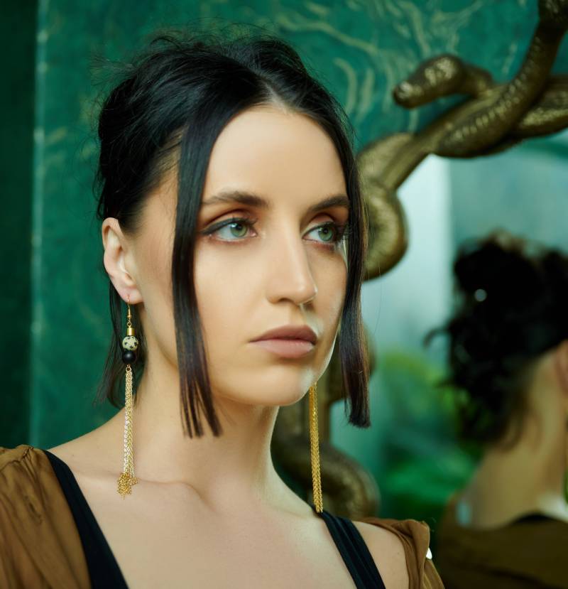 Lange Goldketten Quasten Ohrringe Schwarzer Onyx & Dalmatiner Jaspis von XTRAbyStacey