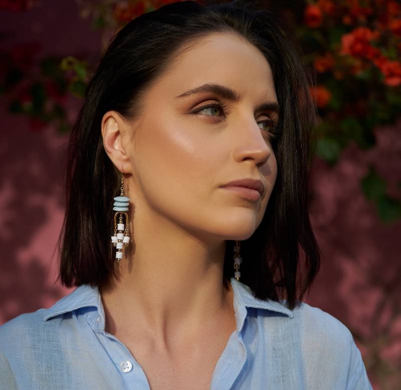 Perlen Chandelier Ohrringe Blaue Ashanti Scheiben, Weiße Heishi von XTRAbyStacey