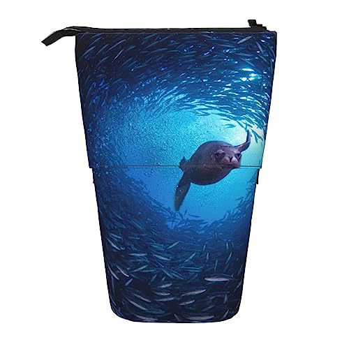 XVBCDFG Teleskop Federmäppchen Unterwasser Fisch Druck Stehende Bleistifttasche Schreibwaren Fall Teleskop Stifthalter Pop Up Bleistifthalter für Büro Arbeit Urlaub Geschenk, Unterwasser-Seelöwe, XVBCDFG Teleskop Federmäppchen Unterwasser Fisch Druck Stehende Bleistifttasche Schreibwaren Fall Teleskop Stifthalter Pop Up Bleistifthalter für Büro Arbeit Urlaub Geschenk, Unterwasser-Seelöwe, von XVBCDFG