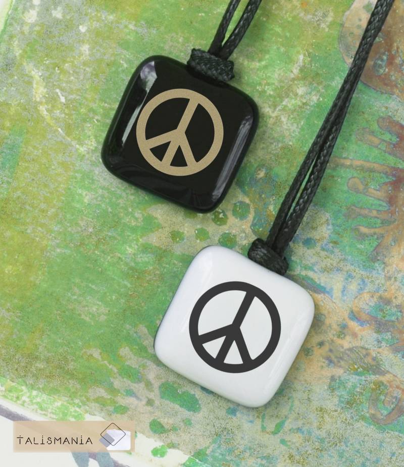 Friedenssymbol. Anhänger Mit Friedens-Halskette. Friedenszeichen. Frieden Und Liebe. Hippie. Hippie-Schmuck. Friedensschmuck Friedenssymbol. Anhänger Mit Friedens-Halskette. Friedenszeichen. Frieden Und Liebe. Hippie. Hippie-Schmuck. Friedensschmuck von XanaLu