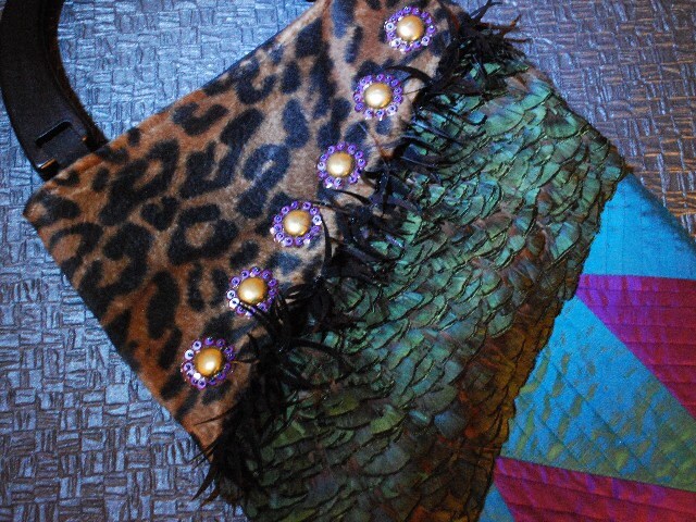 Leopard Couture Federtasche - One Of A Kind Leopard Couture Federtasche - One Of A Kind von XanderDesignShop