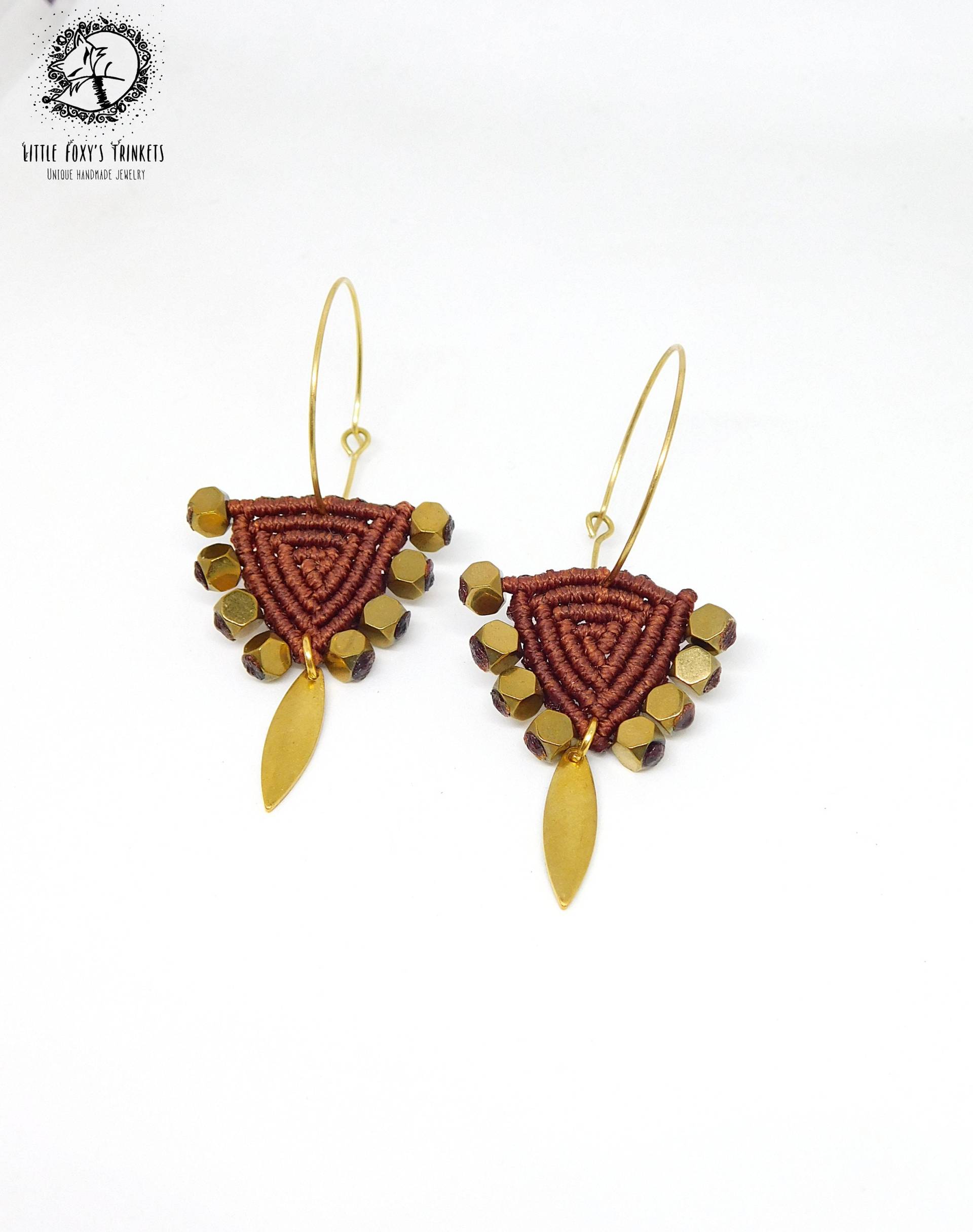 Mikromakramee Ohrringe in Zimt Orange Mit Hämatit Perlen Im Boho Stil Mikromakramee Ohrringe in Zimt Orange Mit Hämatit Perlen Im Boho Stil von XanthiElena