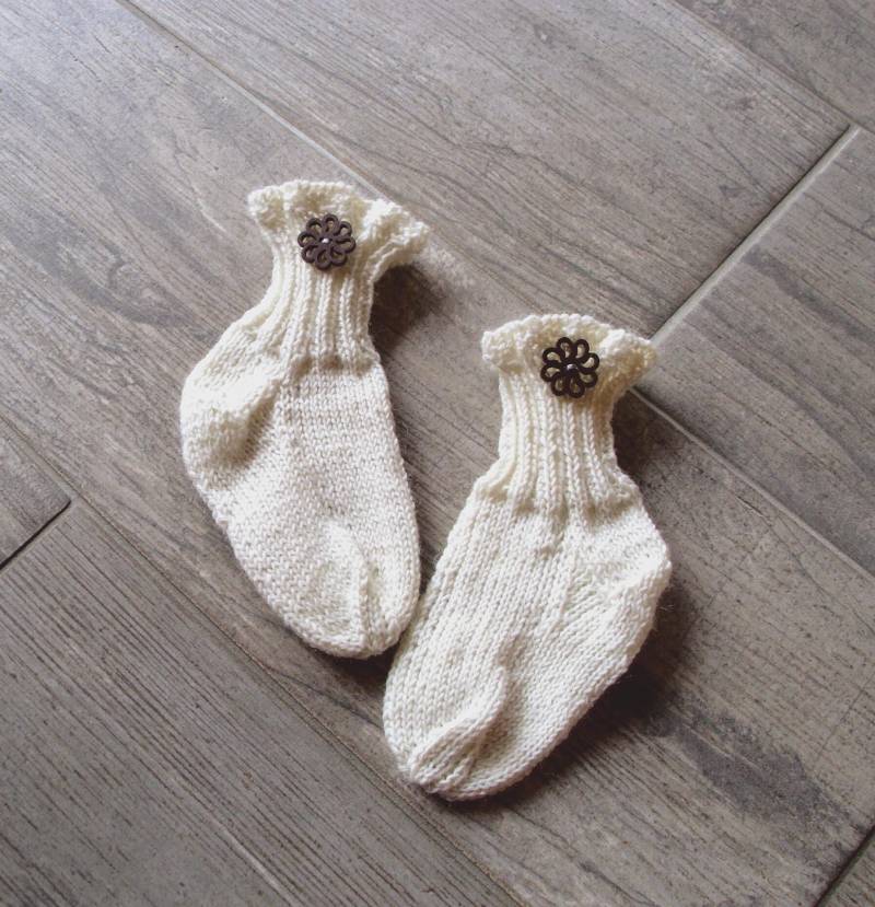 Babysöckchen Handgestrickte Socken Taufsöckchen Weiße #1170554378 von XaversFactory