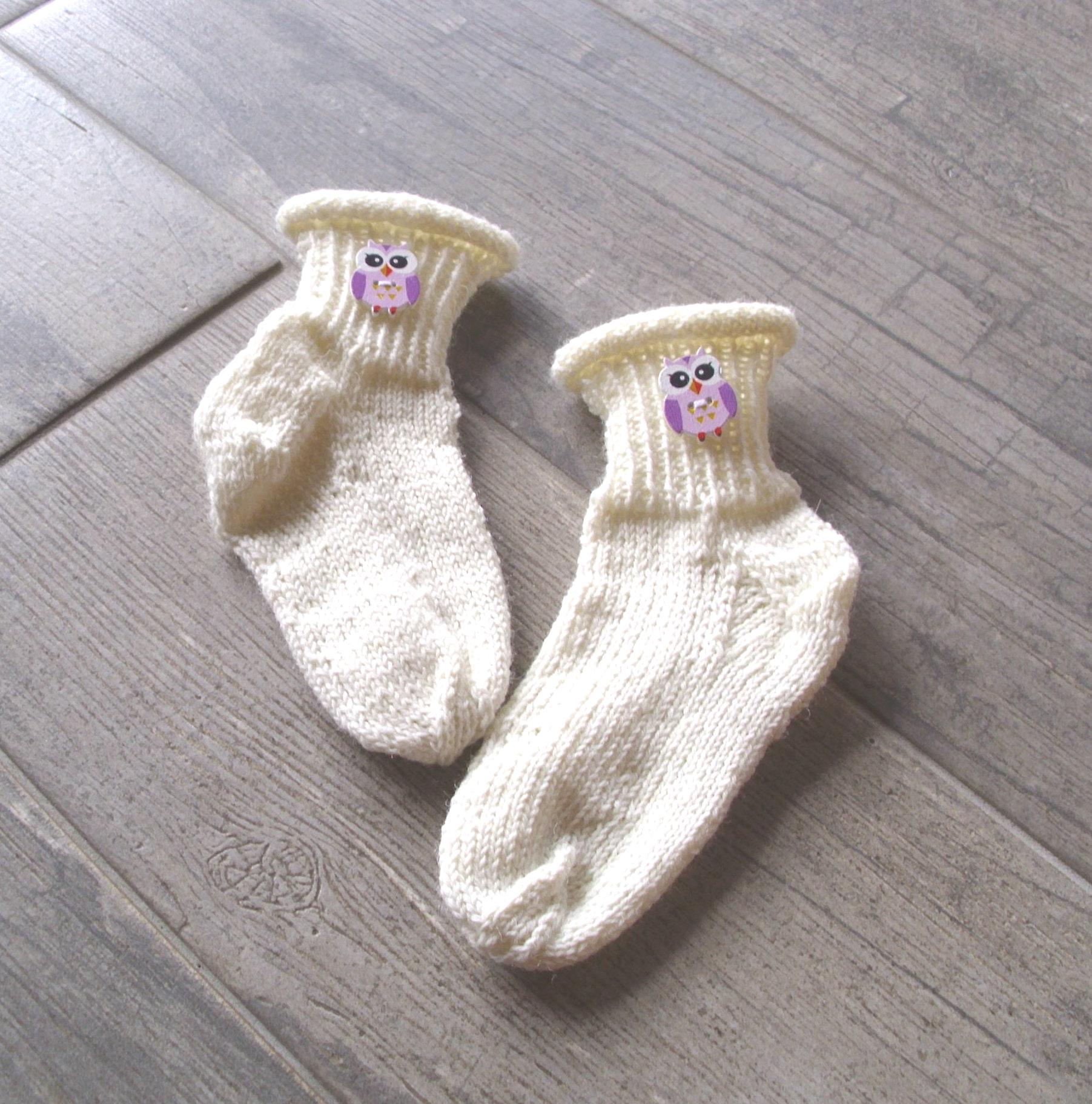 Babysöckchen Taufsöckchen Socken Mit Schurwolle #612795718 Babysöckchen Taufsöckchen Socken Mit Schurwolle #612795718 von XaversFactory