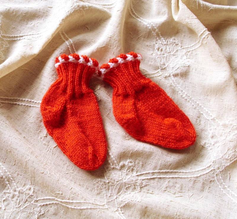 Babysöckchen Weihnachtssocken Geschenkverpackung Nicolausüberraschung #1110950069 von XaversFactory