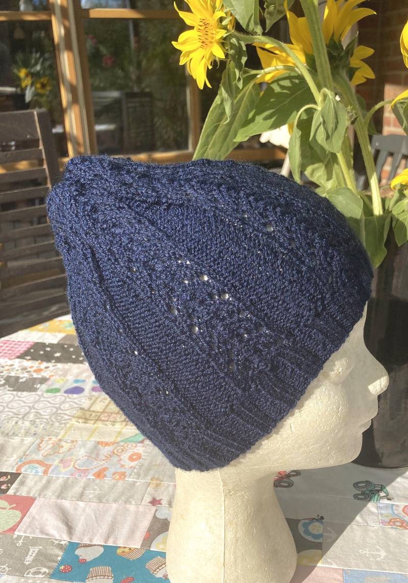 Dunkelblaue Damenbeanie Strickmütze Handgestrickte Mütze #1562862191 von XaversFactory