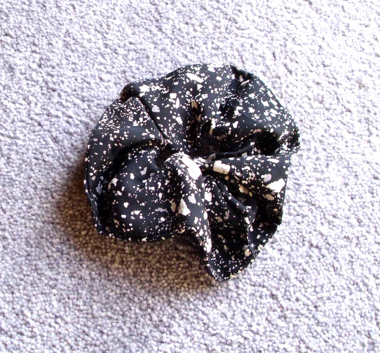 Eleganter Scrunchie Haargummi Haarband Zopfband #626633949 von XaversFactory