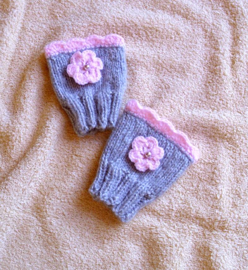 Pulswärmer Für Babys Armstulpen Handgestrickte Stulpen Handwärmer Handschuhe Fäustlinge #637141974 von XaversFactory