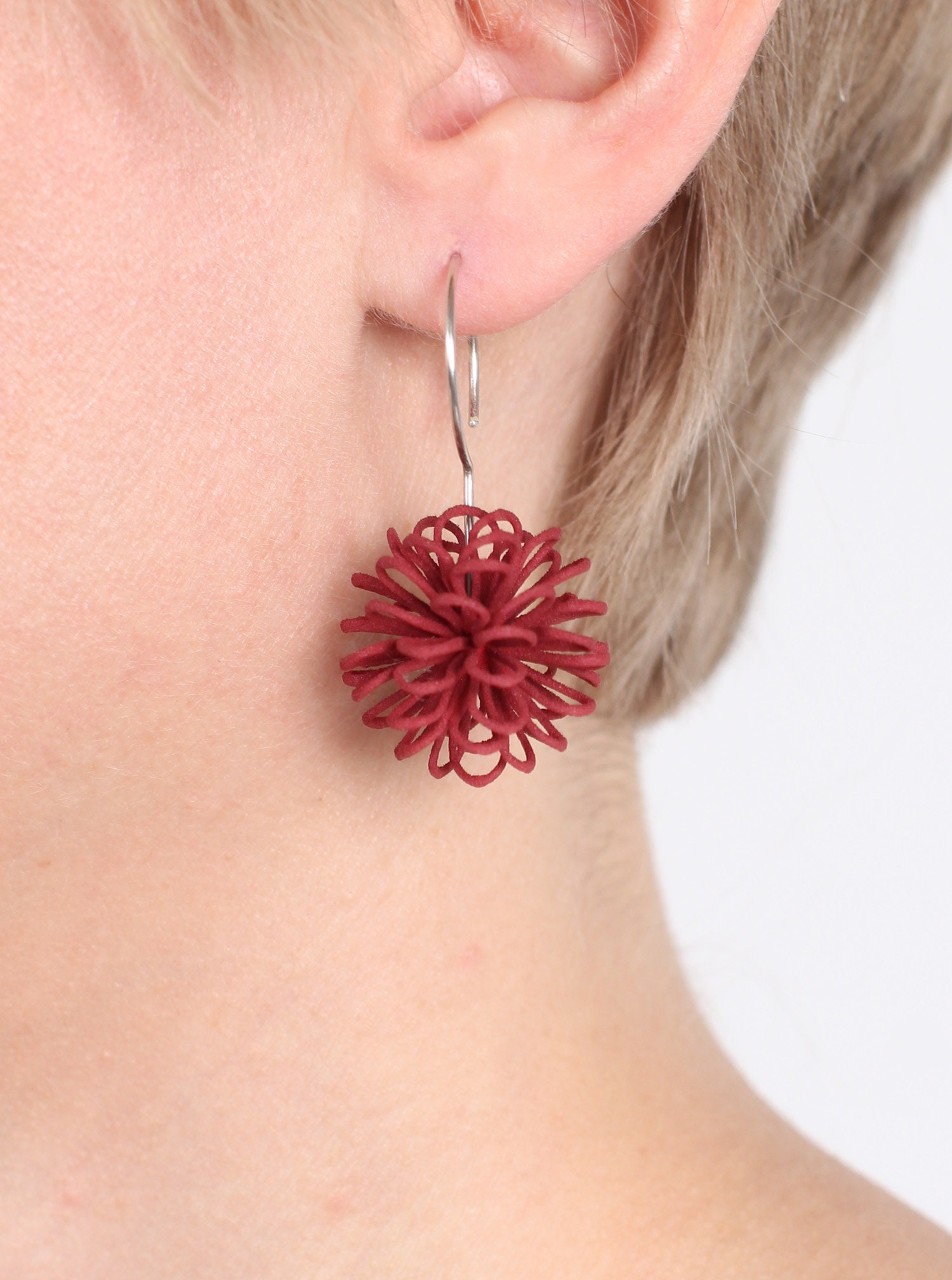 Rote Elegante Ohrringe Schönes Weihnachtsgeschenk Für Sie Leichte Große Pom von XbyAB