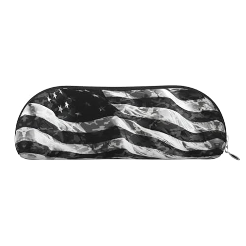 Xcwzbls Federmäppchen aus Leder, halbrund, Motiv: amerikanische Flagge, großes Fassungsvermögen, Aufbewahrungstasche, Reisetasche, Make-up-Kosmetiktasche, silber, Einheitsgröße, Taschen-Organizer Xcwzbls Federmäppchen aus Leder, halbrund, Motiv: amerikanische Flagge, großes Fassungsvermögen, Aufbewahrungstasche, Reisetasche, Make-up-Kosmetiktasche, silber, Einheitsgröße, Taschen-Organizer von Xcwzbls