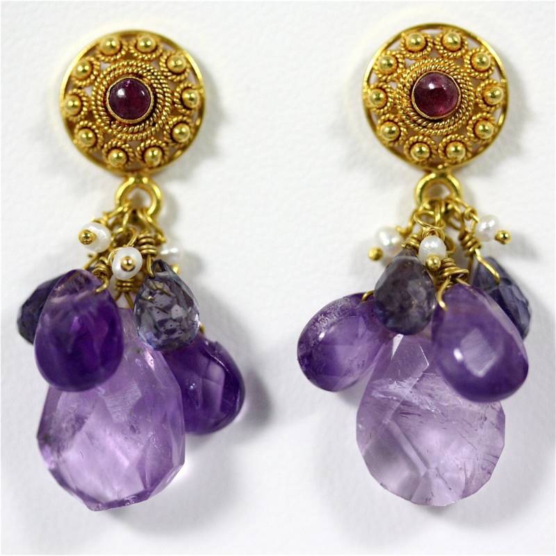 Annapoorna Ohrringe - 18 Karat Solid Gold Ohrstecker, Filigran, Amethyst, Perlen Annapoorna Ohrringe - 18 Karat Solid Gold Ohrstecker, Filigran, Amethyst, Perlen von XenaCarterDesigns