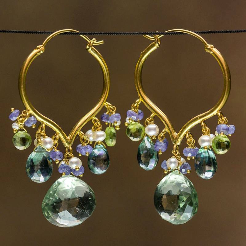 Guyatri Ohrringe - 18 Karat Solid Gold Hoop, Grüner Amethyst, Quarz, Peridot, Perlen Guyatri Ohrringe - 18 Karat Solid Gold Hoop, Grüner Amethyst, Quarz, Peridot, Perlen von XenaCarterDesigns