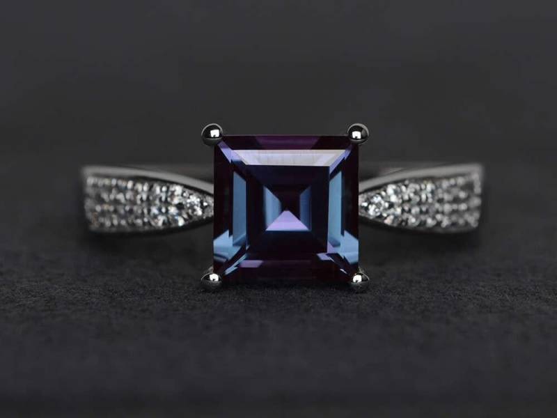 Alexandrit Ring Quadratisch Geschnitten von XiaoCuiJewelry