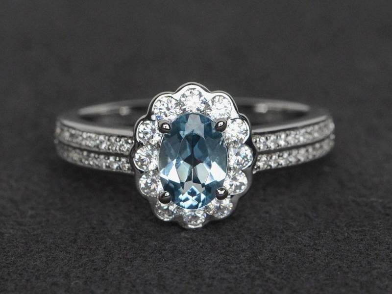 Aquamarin Ring Silber Blau Edelstein Verlobungsring Halo Oval Geschnitten März Geburtsstein von XiaoCuiJewelry