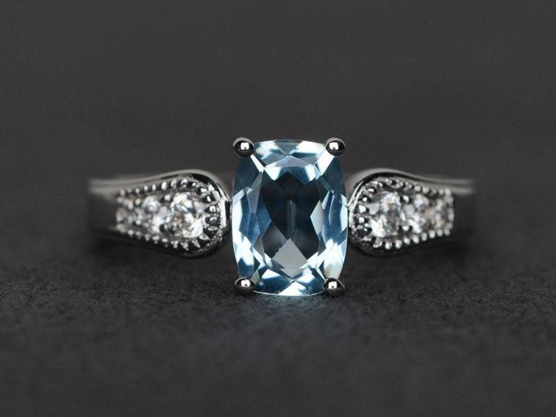 Aquamarinring März - Geburtsstein Verlobungsring Frauenring Kissenschliff von XiaoCuiJewelry