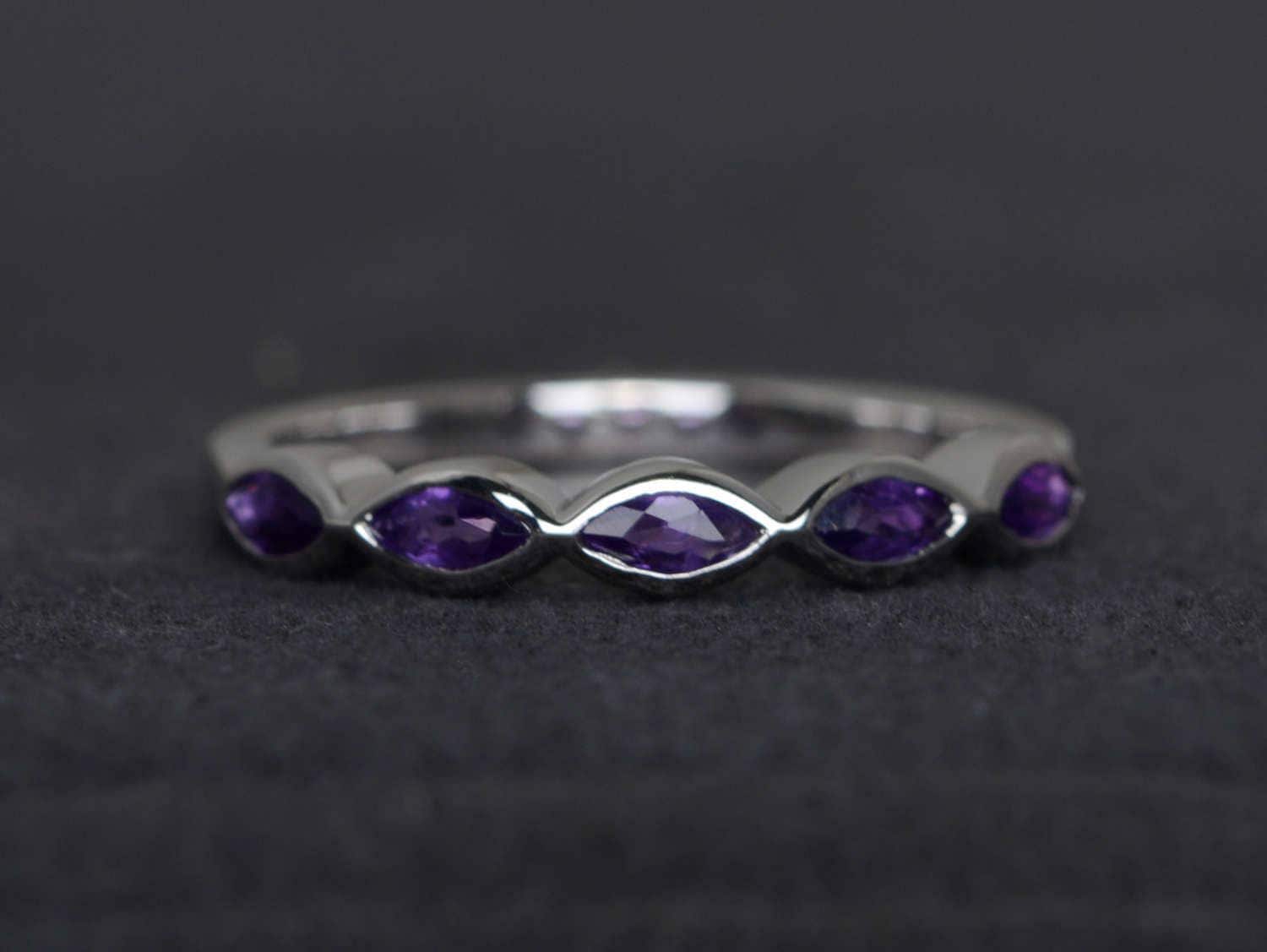Bands Amethyst Marquiseschliff Edelsteinring Eheringe Frauen Lünette Ring Lila Sterling Silber von XiaoCuiJewelry
