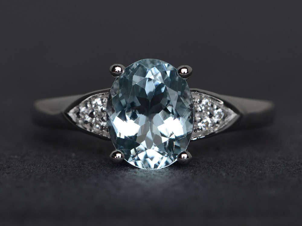 Blauer Aquamarinring Ovalschliff Verlobungsring Edelsteinring Sterlingsilber März Geburtsstein von XiaoCuiJewelry