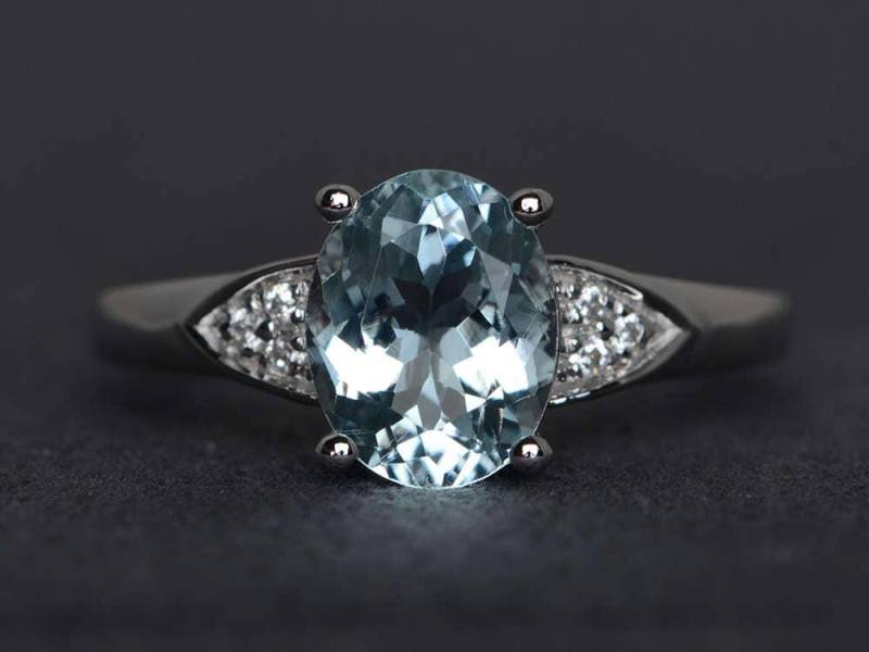 Blauer Aquamarinring Ovalschliff Verlobungsring Edelsteinring Sterlingsilber März Geburtsstein von XiaoCuiJewelry