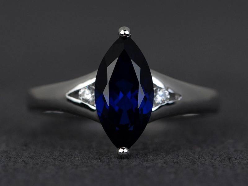 Blauer Saphir Ring Marquise Schnitt Verlobungsring Sterling Silber Damen September Geburtsstein von XiaoCuiJewelry