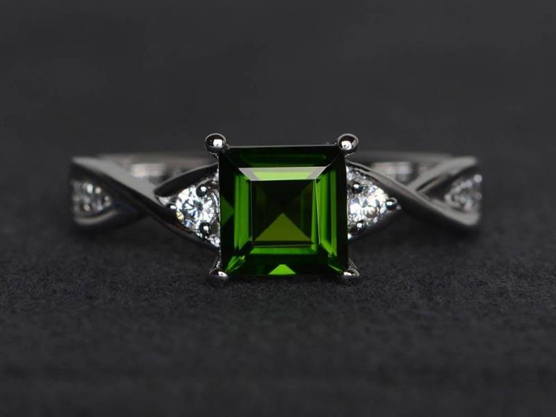Chromdiopsid Ring Quadratschliff Verlobungsring Grün Edelstein Sterling Silber Grünringe Versprechen von XiaoCuiJewelry