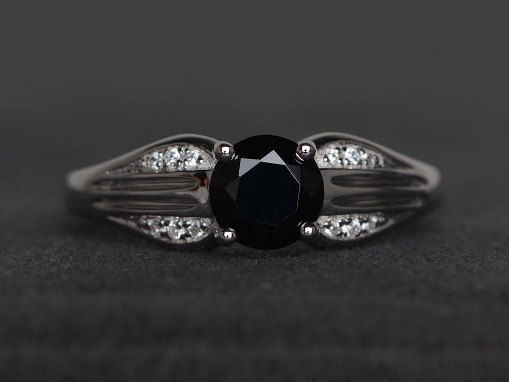 Cocktail-Party-Ring Natürliche Schwarze Spinell Ring Runden Schnitt Edelstein-sterling-Silber-Ring Jahrestag Geschenke von XiaoCuiJewelry