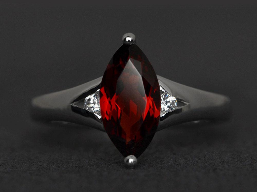 Granat Ring Für Frauen Sterling Silber Edelstein Marquise Cut Verlobungsringe Rot Januar Geburtsstein von XiaoCuiJewelry
