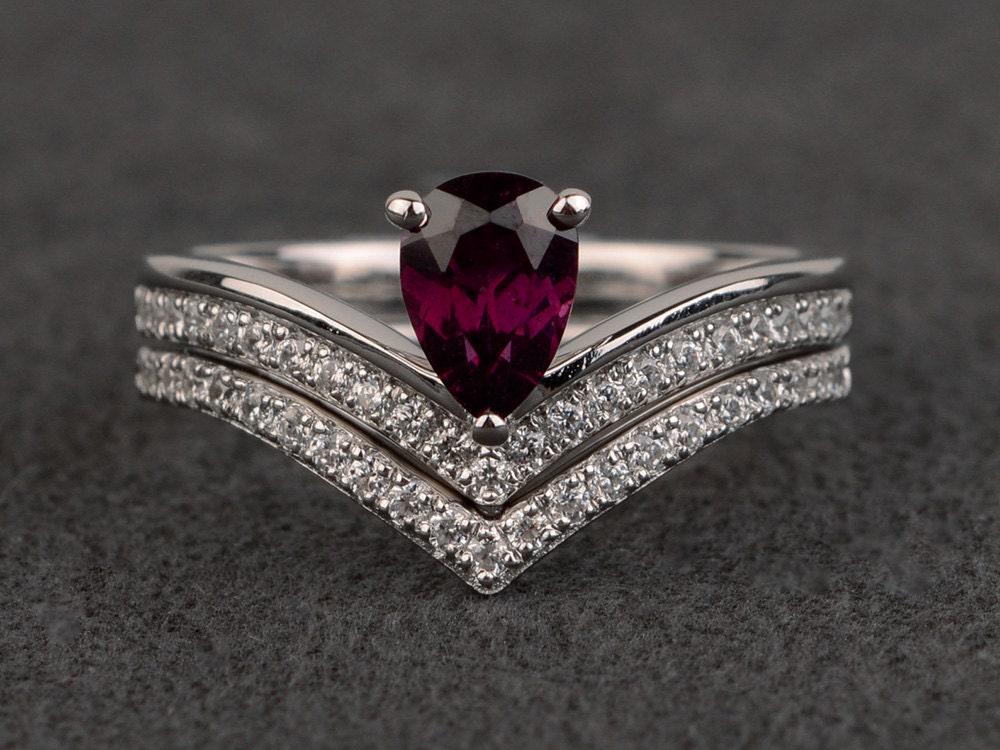Granat Ring Tropfen Ringe Frauen Verlobungsring Ehering Silber Januar Geburtsstein Granat Ring Tropfen Ringe Frauen Verlobungsring Ehering Silber Januar Geburtsstein von XiaoCuiJewelry