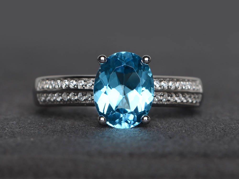 Jubiläumsring Schweizer Blautopasring Ovaler Geschliffener Edelstein-sterlingsilberring von XiaoCuiJewelry