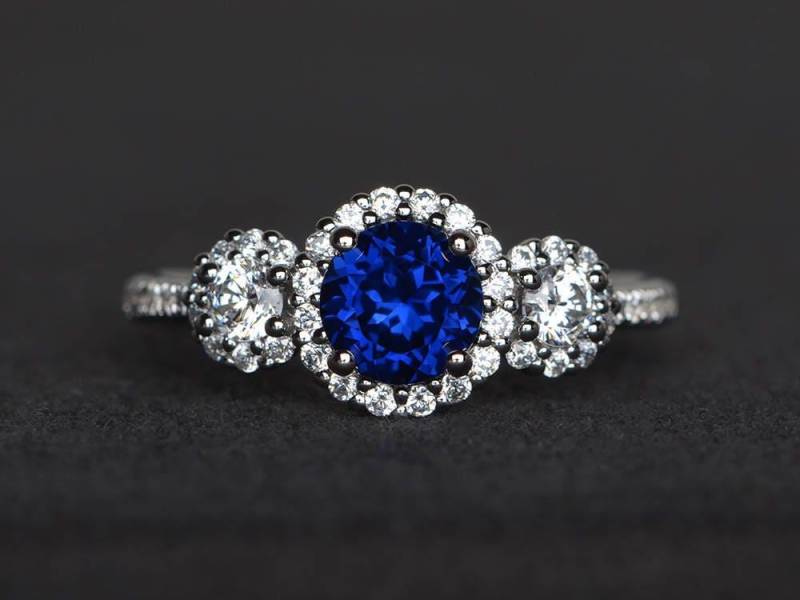 Lab Blue Saphir Ring Ehering Rund Geschnittene Blaue Sterling Silber September Geburtsstein Lab Blue Saphir Ring Ehering Rund Geschnittene Blaue Sterling Silber September Geburtsstein von XiaoCuiJewelry