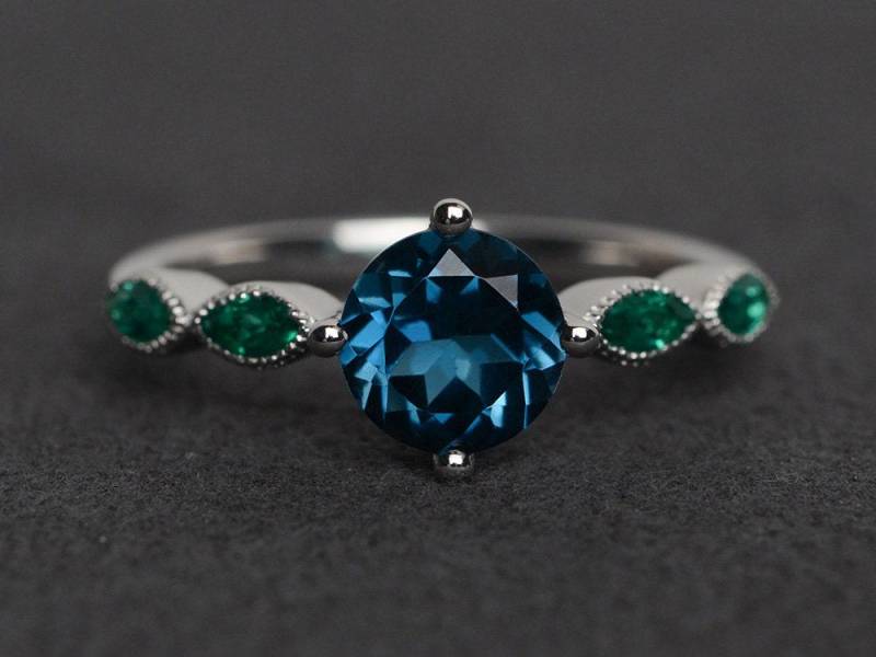 London Blauer Topasring Verlobungsring Silber Blauer Edelsteinring von XiaoCuiJewelry