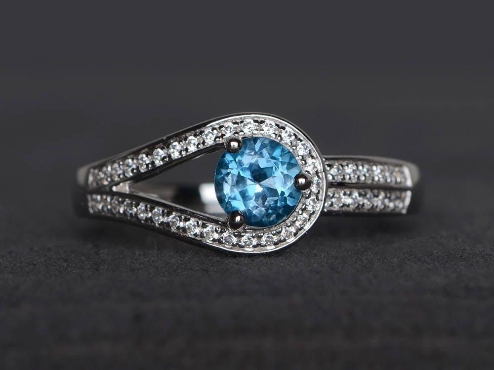 London Blautopas Ring Versprechen Runden Geschnittenen Blauen Edelstein Sterlingsilberring von XiaoCuiJewelry