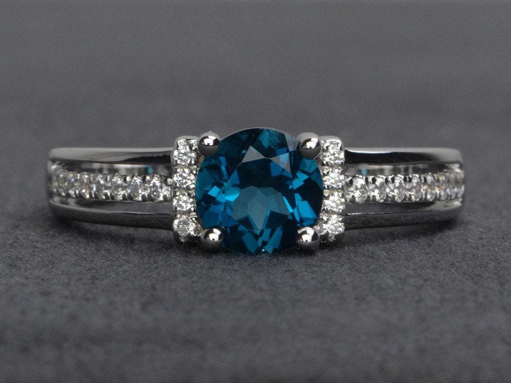 London Blautopas Ringe Verlobungsring Runden Geschnittenen Ring Edelsteinringe von XiaoCuiJewelry