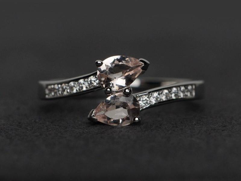 Morganit Ring Verlobungsring Doppel-stein Birnenschliff Rosa Edelstein von XiaoCuiJewelry