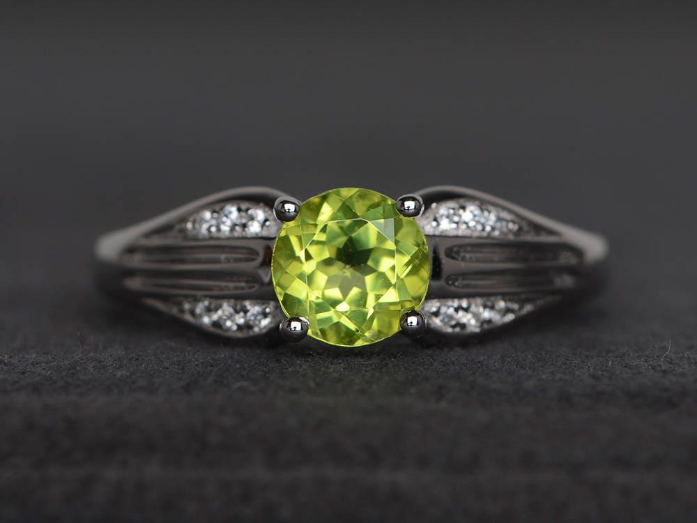 Natürliche Grüne Peridot Ring Versprechen August Geburtsstein Runden Geschnittenen Grünen Edelstein Sterling Silber von XiaoCuiJewelry