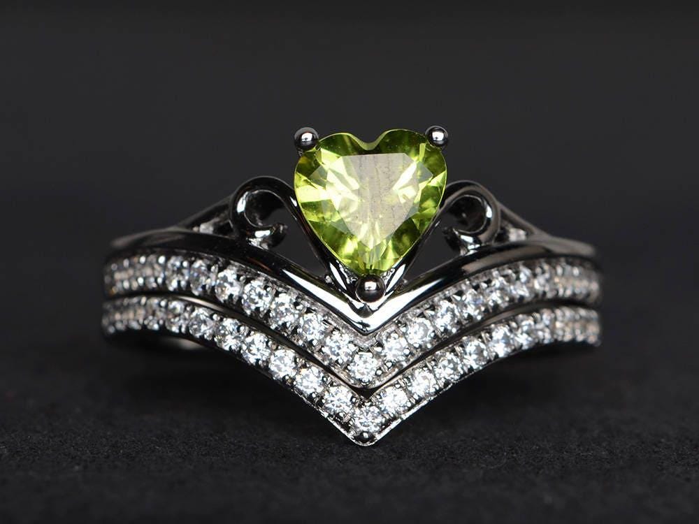 Natürliche Peridot Ring Ehering Ovalschliff Edelsteine Grüner Edelstein Sterling Silber August Geburtsstein von XiaoCuiJewelry