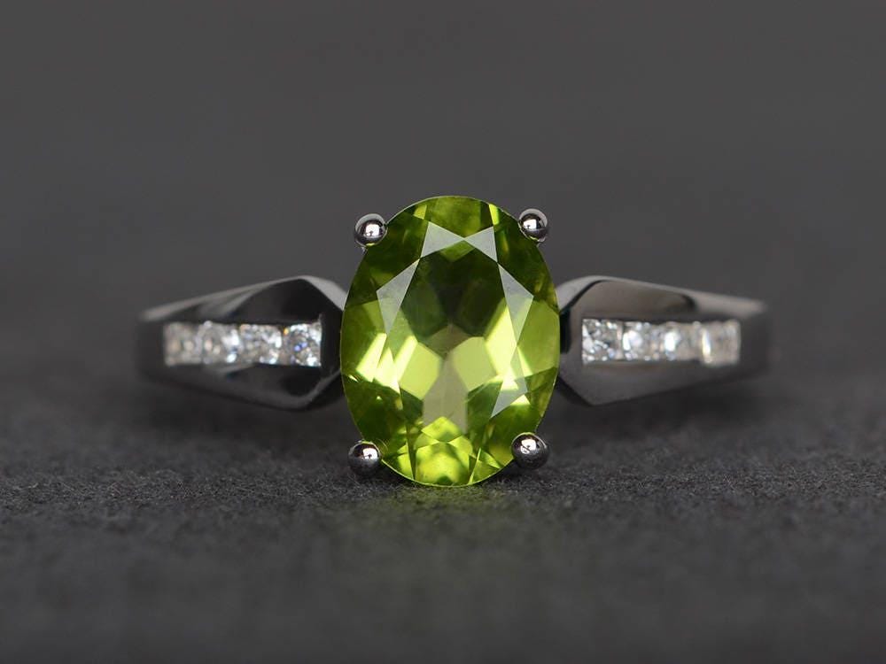 Natürliche Peridot Ring Ehering Ovalschliff Grüner Edelstein Sterling Silber August Geburtsstein von XiaoCuiJewelry
