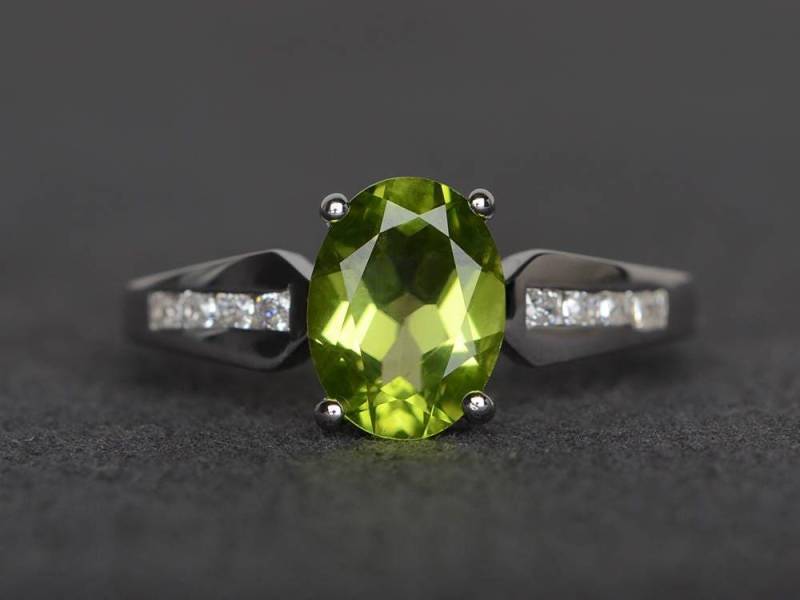Natürliche Peridot Ring Ehering Ovalschliff Grüner Edelstein Sterling Silber August Geburtsstein von XiaoCuiJewelry