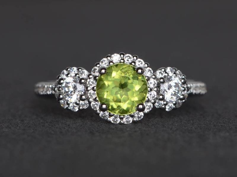 Natürliche Peridot Ring Ehering Rundschliff Grüne Edelstein Sterling Silber August Geburtsstein von XiaoCuiJewelry