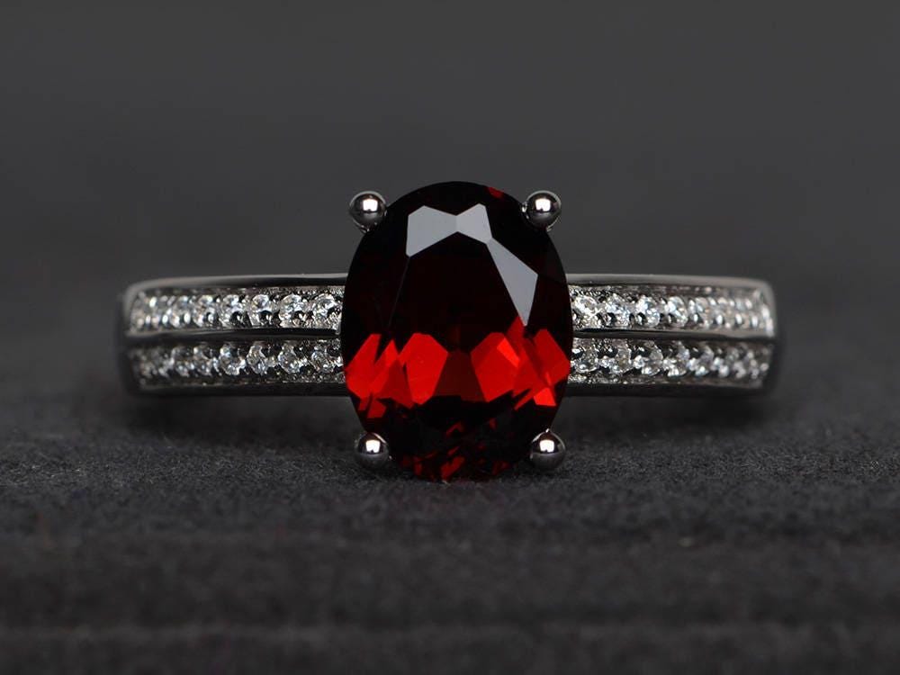 Natürliche Rote Granat Ring Ehering Oval Geschnitten Edelstein Sterling Silber Januar Geburtsstein von XiaoCuiJewelry