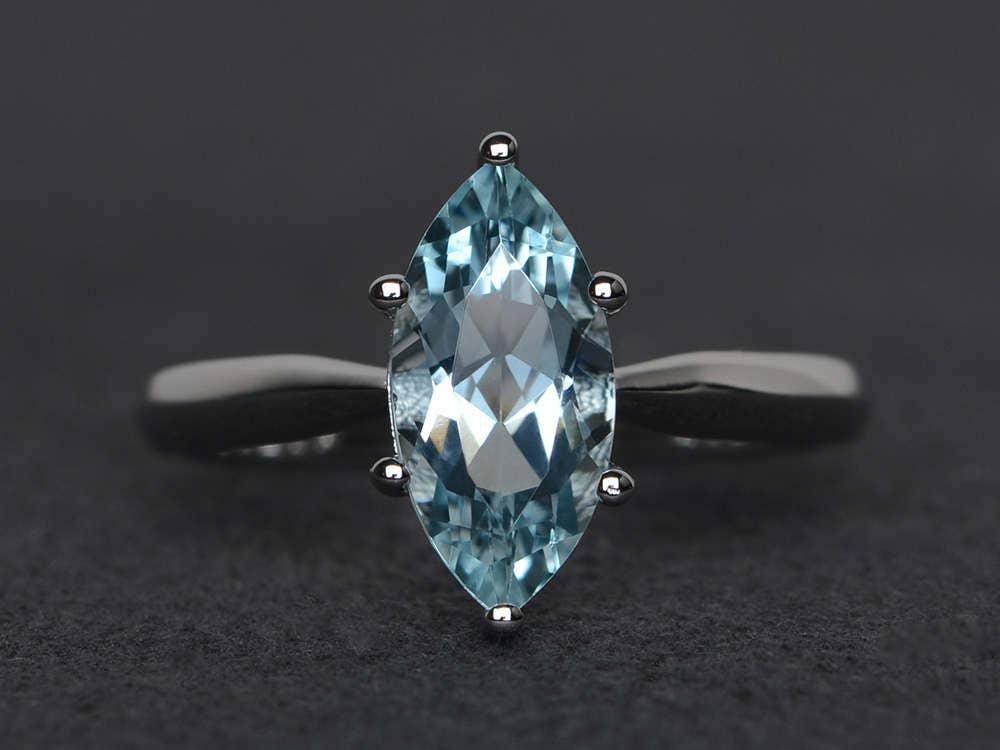 Natürlicher Aquamarin-Verlobungsring Marquise-Schliff Solitärring Sterlingsilberring Mit Blauem Edelstein März Geburtsstein von XiaoCuiJewelry