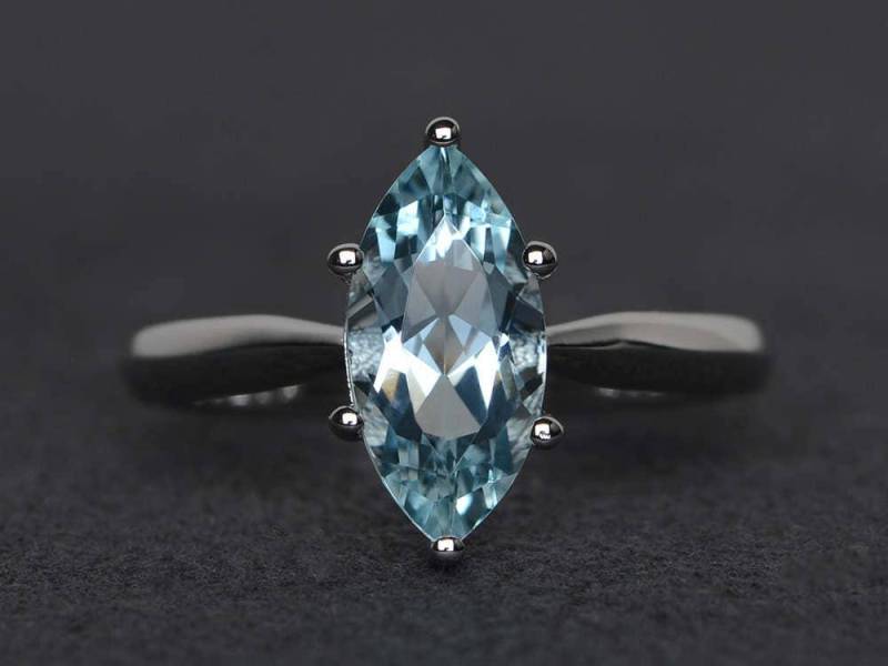 Natürlicher Aquamarin-Verlobungsring Marquise-Schliff Solitärring Sterlingsilberring Mit Blauem Edelstein März Geburtsstein von XiaoCuiJewelry