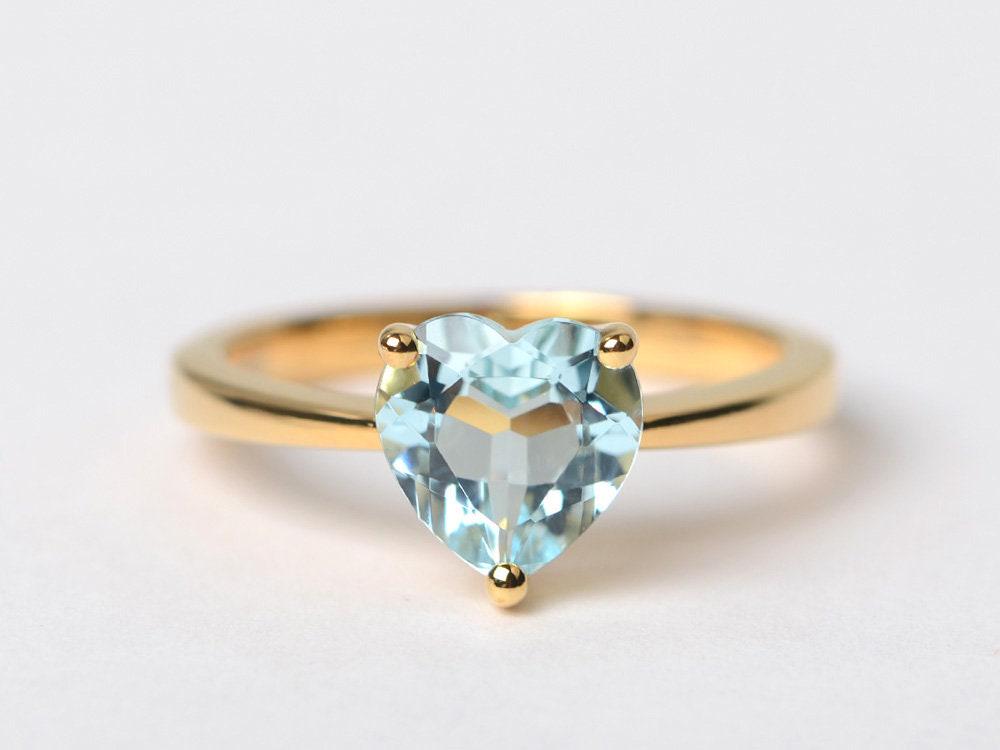 Natürlicher Aquamarinring März Geburtsstein Solitärring Herzschliff Sterlingsilber Mit Gelbgold Überzogen von XiaoCuiJewelry