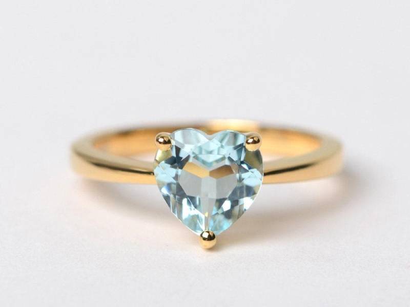 Natürlicher Aquamarinring März Geburtsstein Solitärring Herzschliff Sterlingsilber Mit Gelbgold Überzogen von XiaoCuiJewelry