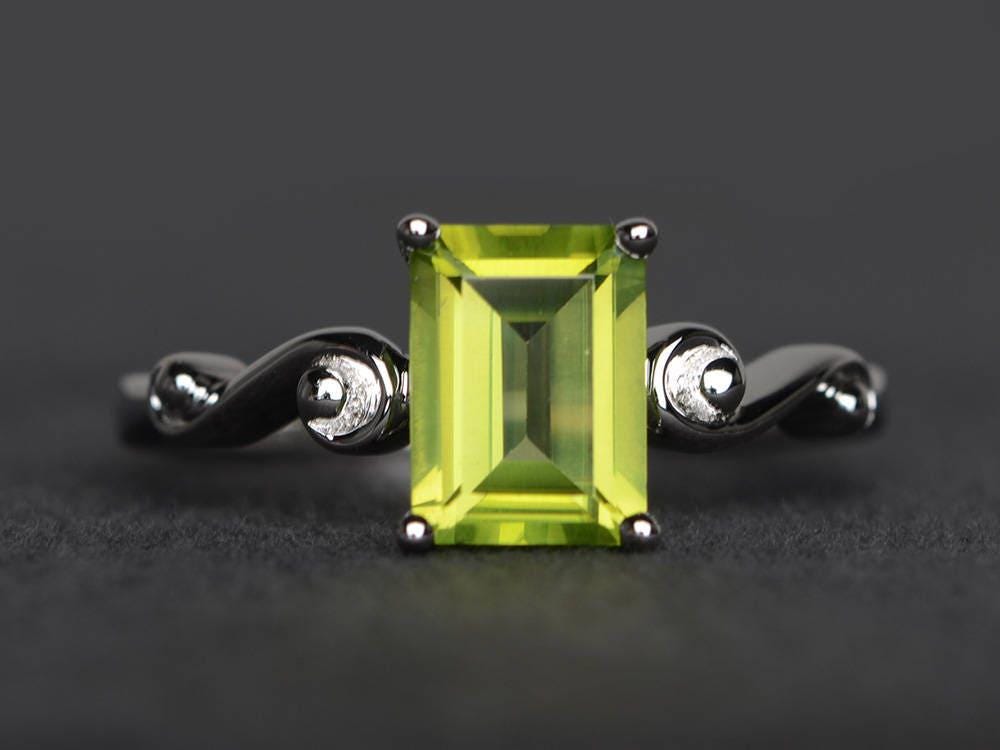 Natürlicher Peridot Ring Für Frauen August Geburtsstein Sterling Silberring Solitär Verlobungsring von XiaoCuiJewelry