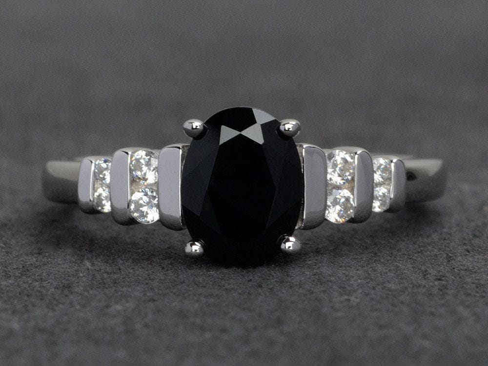 Ovaler Schwarzer Spinellring Silber Schwarze Ringe Verlobungsring Edelsteinringe von XiaoCuiJewelry