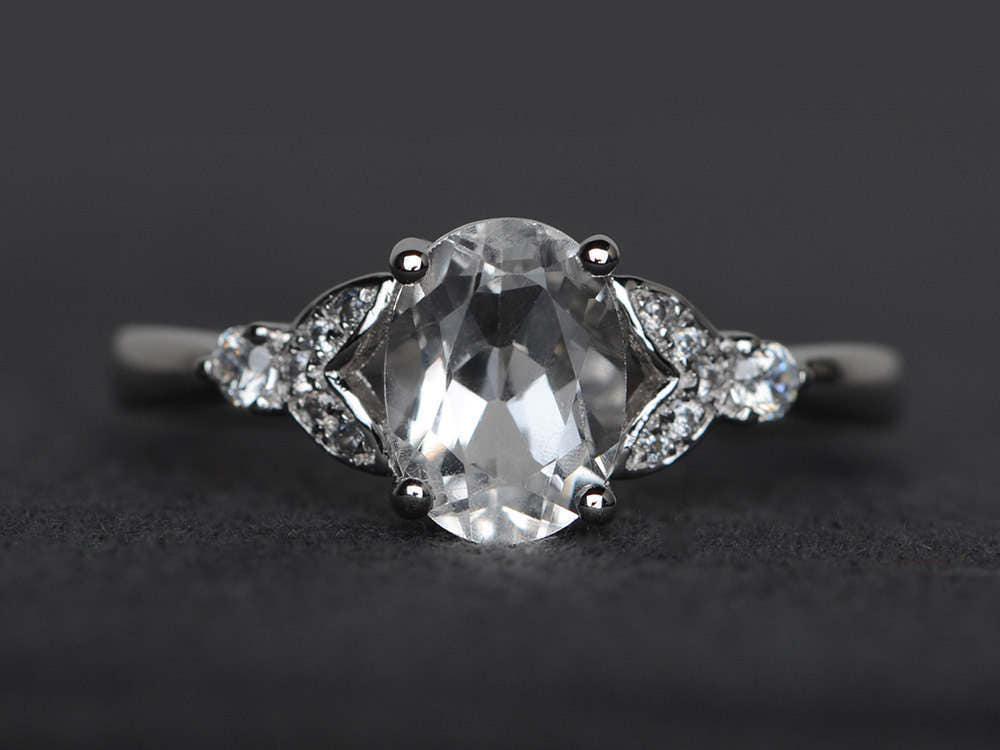Ovaler Weißer Topazring Verlobungsring Edelsteinring Sterlingsilberring von XiaoCuiJewelry