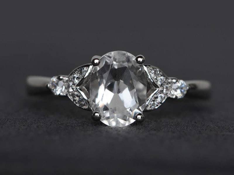 Ovaler Weißer Topazring Verlobungsring Edelsteinring Sterlingsilberring von XiaoCuiJewelry