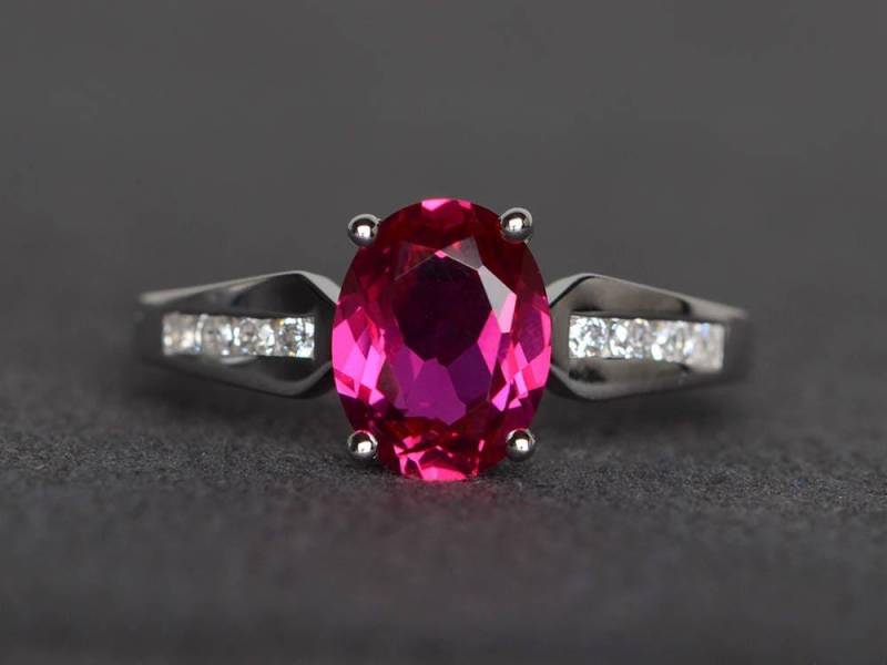 Ring Rubin Jubiläumsring Ovalschliff Rot Edelstein Sterling Silber Juli Geburtsstein von XiaoCuiJewelry