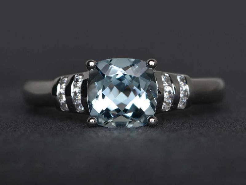 Ringkissen Mit Aquamarinschliff Verlobungsring Blauer Edelstein Ring Sterlingsilber März Geburtsstein von XiaoCuiJewelry